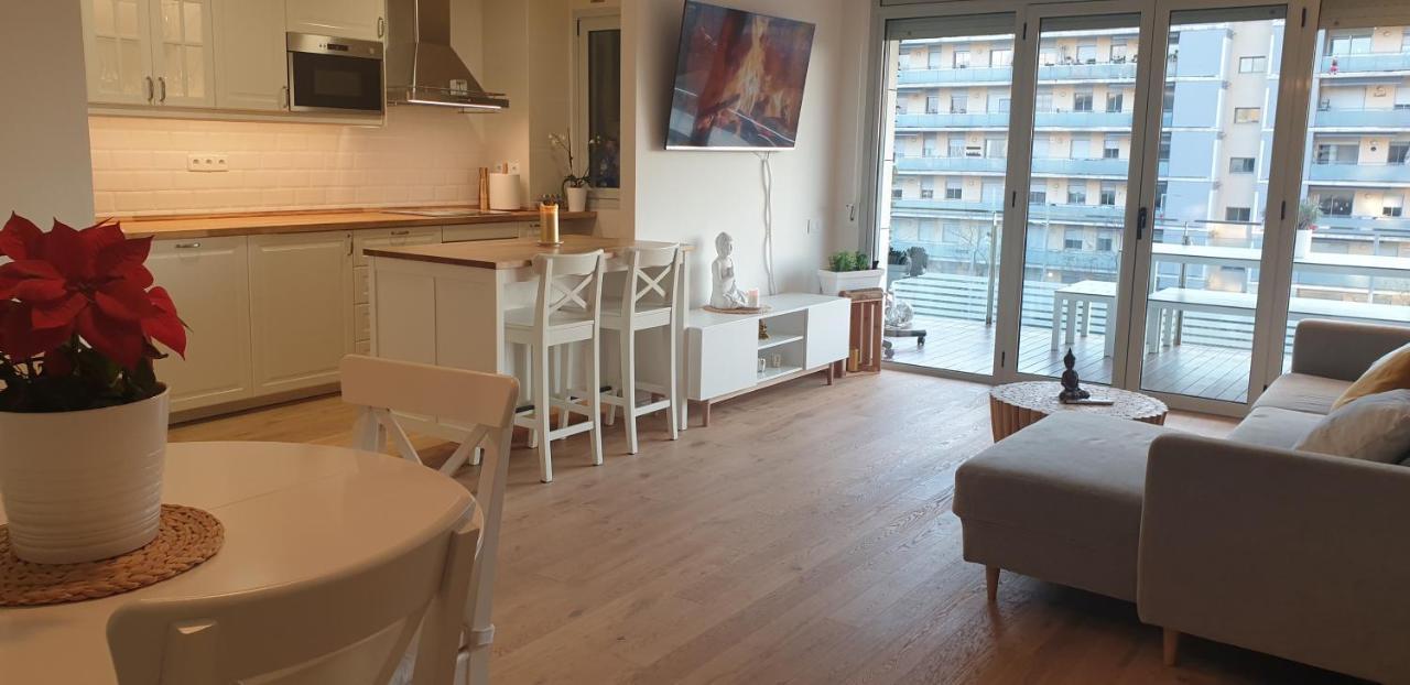 Apartamento Completo Con Piscina Terraza Vistas Del Mar Badalona Exterior photo